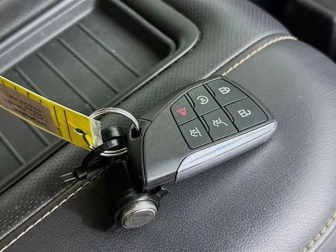 Used 2021 GMC Yukon AT4 image 22