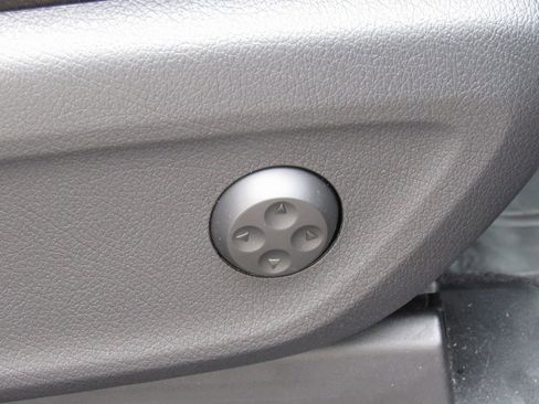 Certified 2025 Mercedes-Benz GLS 450 4MATIC image 22