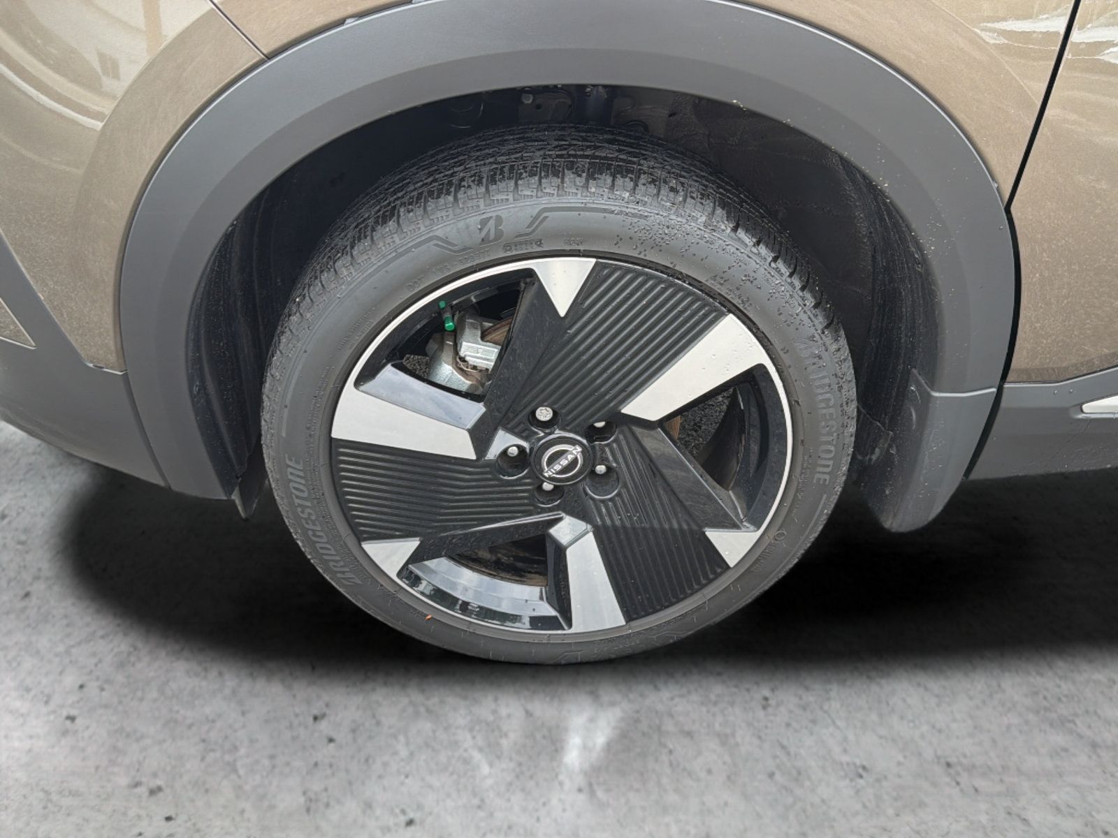 Certified 2025 Nissan Kicks SR FWD image 37