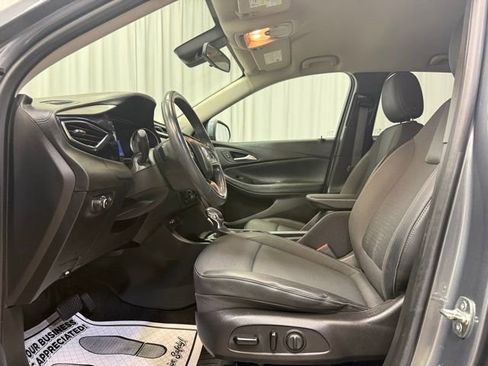 Used 2022 Buick Encore GX Select w/ Sport Touring Package image 5