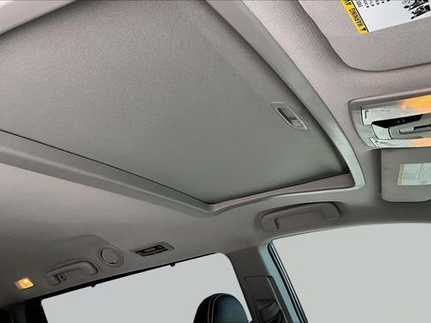 Used 2016 Toyota Sienna SE w/ SE Preferred Package FWD image 13