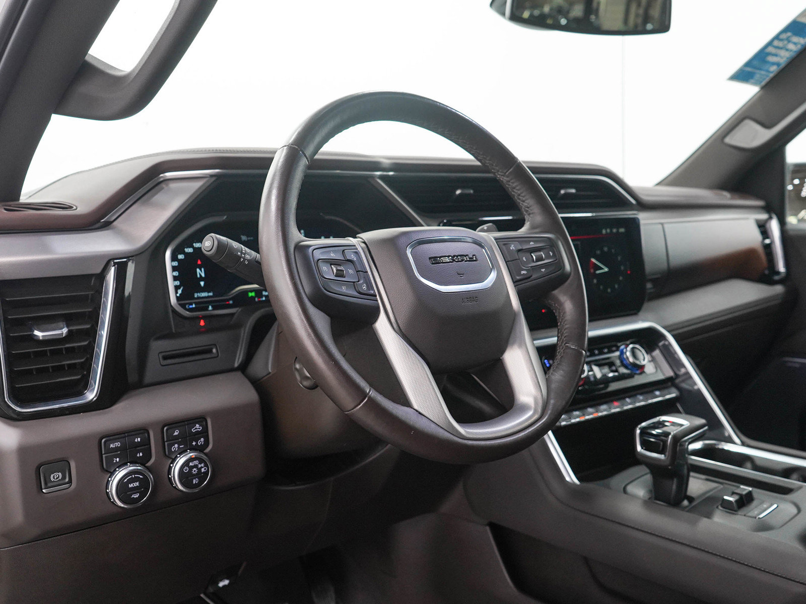 Used 2023 GMC Sierra 1500 Denali AWD/4WD image 24