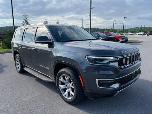 Used 2022 Jeep Wagoneer Series II RWD image 2