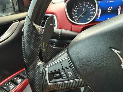 Used 2018 Maserati Ghibli image 34