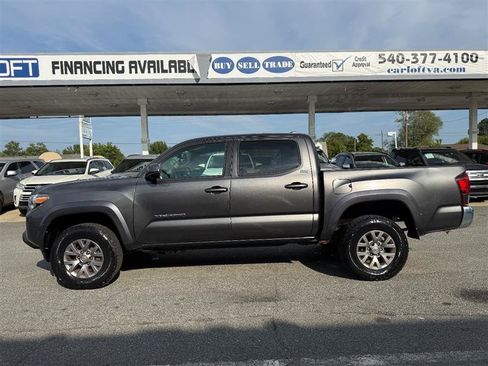 Used 2018 Toyota Tacoma SR5 AWD/4WD image 9