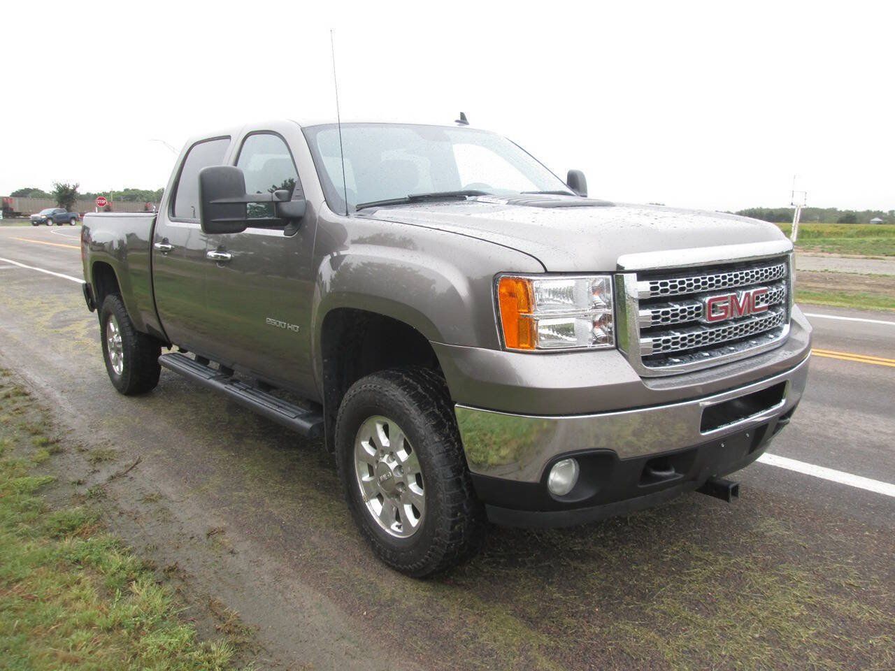 Used 2012 GMC Sierra 2500 SLE w/ SLE Preferred Package AWD/4WD image 8