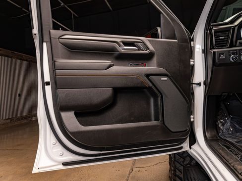 Used 2023 GMC Sierra 1500 AT4 w/ Technology Package image 32