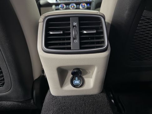 Used 2022 Genesis G70 3.3T image 36