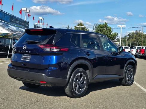 Used 2025 Nissan Rogue SV image 8