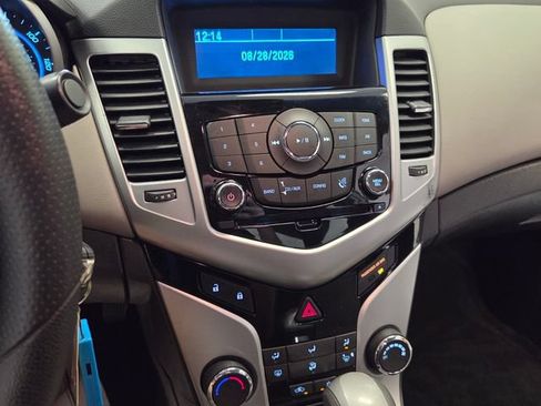 Used 2014 Chevrolet Cruze LS FWD image 19