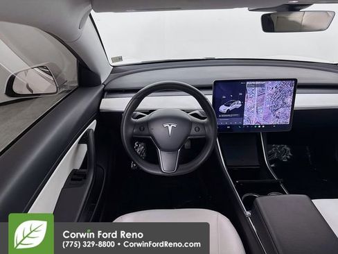 Used 2020 Tesla Model 3 Standard Range Plus image 22