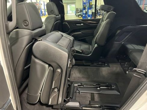 Used 2024 Cadillac Escalade Premium Luxury w/ LPO, Floor Liner Package AWD/4WD image 13