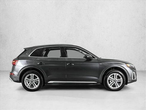 Certified 2024 Audi Q5 e Prestige image 4
