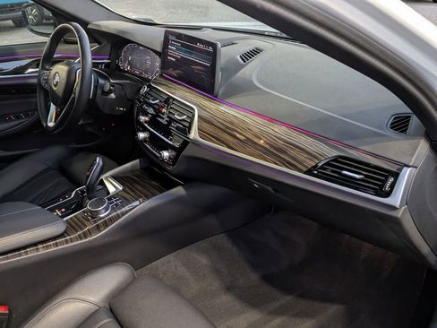 Used 2023 BMW 530e image 31