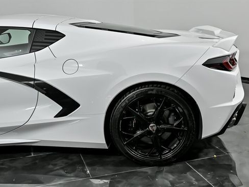 Used 2021 Chevrolet Corvette Stingray Preferred Cpe w/ Z51 Performance Package image 8