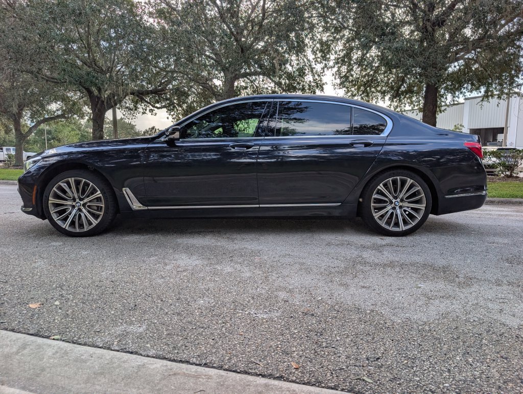 Used 2016 BMW 750i xDrive AWD/4WD image 4
