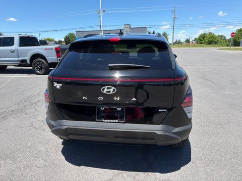 Used 2025 Hyundai Kona SEL AWD/4WD image 4