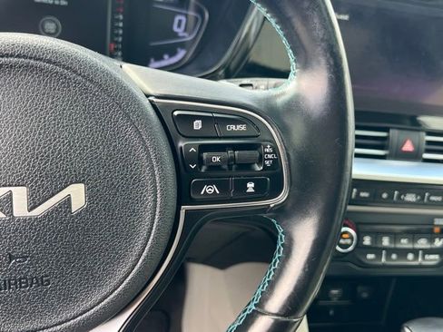 Certified 2022 Kia Niro EX Premium FWD image 23