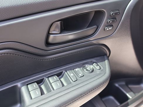 Used 2024 Honda Odyssey Sport image 14