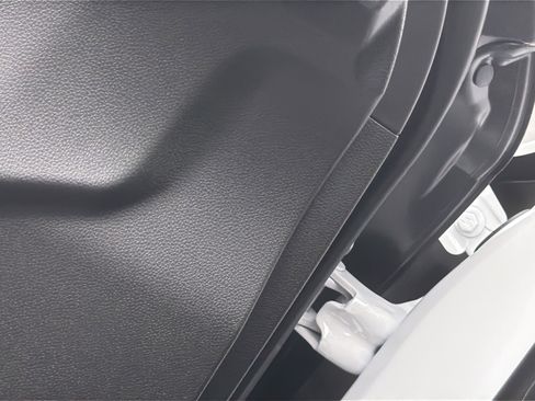 New 2026 Chevrolet Trax LT w/ LT Convenience Package FWD image 31