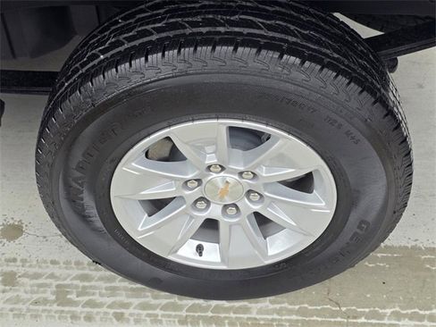 Used 2025 Chevrolet Silverado 1500 W/T w/ WT Value Package image 29