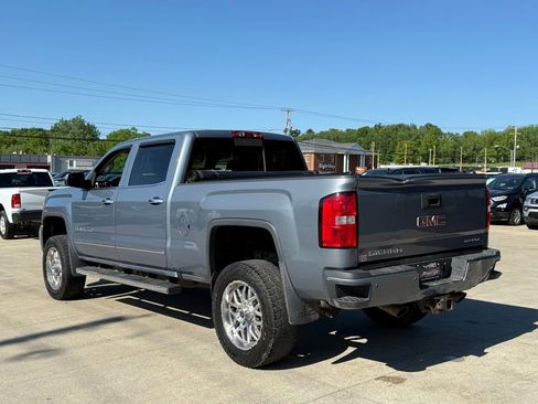 Used 2016 GMC Sierra 2500 Denali w/ Driver Alert Package AWD/4WD image 4