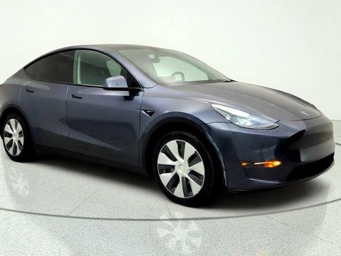 Used 2023 Tesla Model Y Long Range AWD/4WD image 3