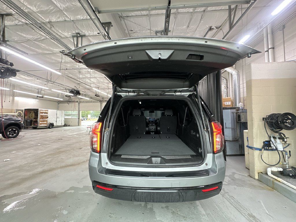 Certified 2024 Chevrolet Suburban RST w/ Luxury Package AWD/4WD image 26