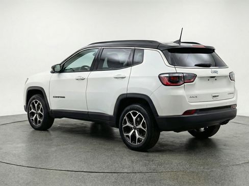 Used 2025 Jeep Compass Limited image 6