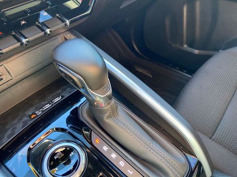 Used 2024 Chevrolet Colorado LT w/ LT Convenience Package II image 28