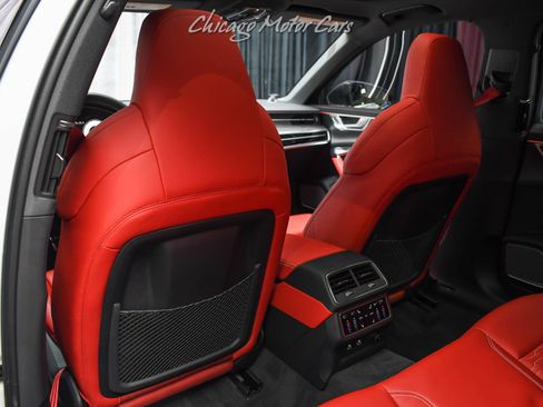 Used 2024 Audi RS 6 performance image 28