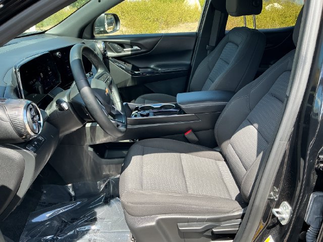 Used 2026 Chevrolet Equinox LT FWD image 9