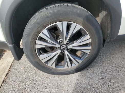Certified 2023 Nissan Rogue SV FWD image 16