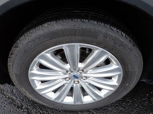 Certified 2025 Ford Explorer Platinum w/ LUX Leather Package image 13