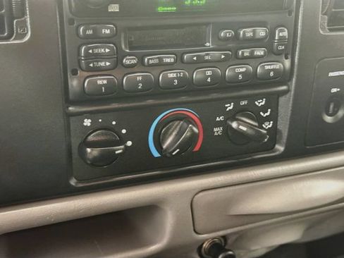 Used 2002 Ford F250 XLT AWD/4WD image 14