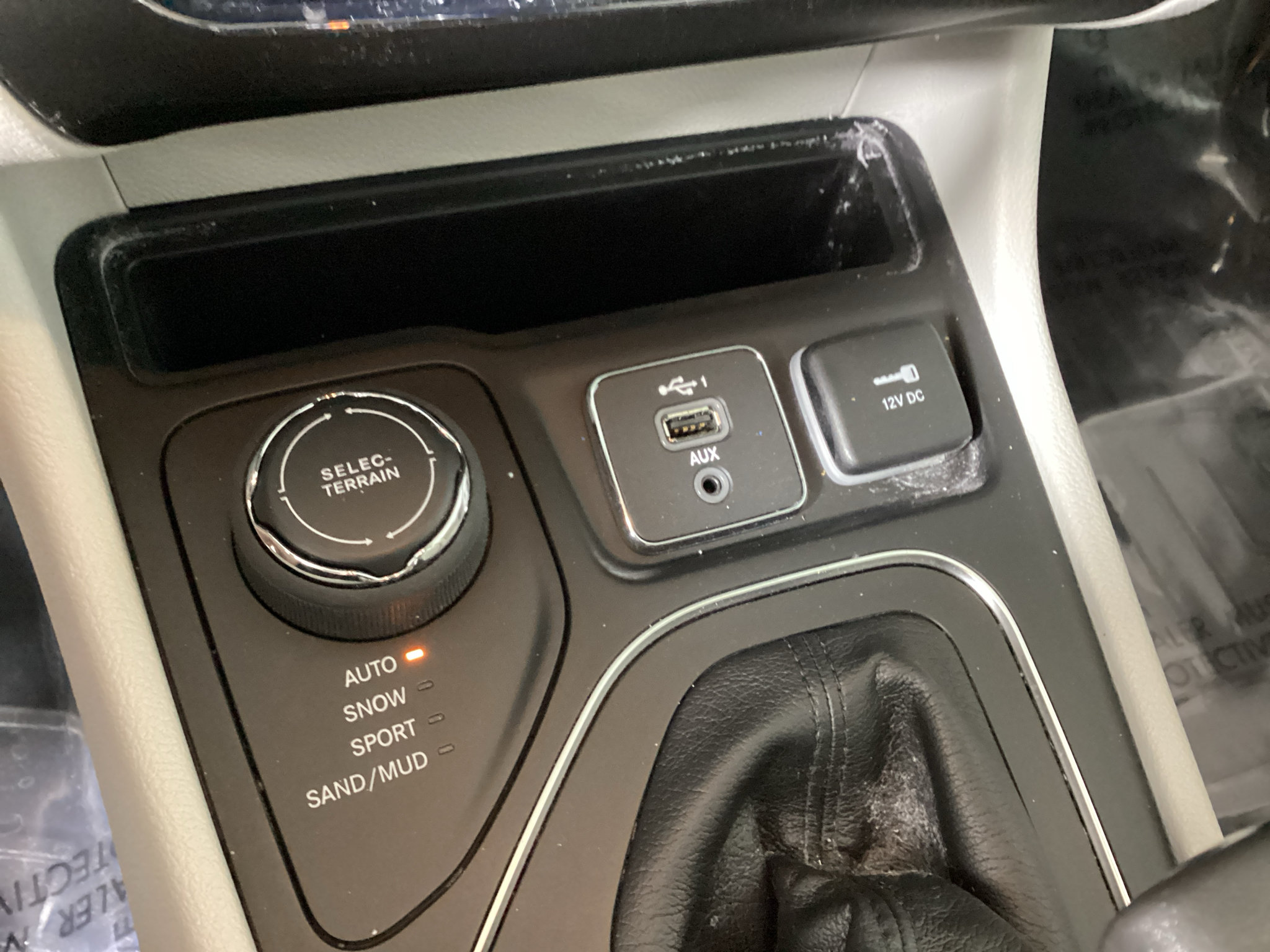 Used 2020 Jeep Cherokee Latitude Lux w/ Trailer Tow Group AWD/4WD image 27