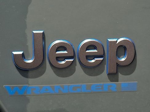 Used 2025 Jeep Wrangler Unlimited Sahara w/ Safety Group AWD/4WD image 30