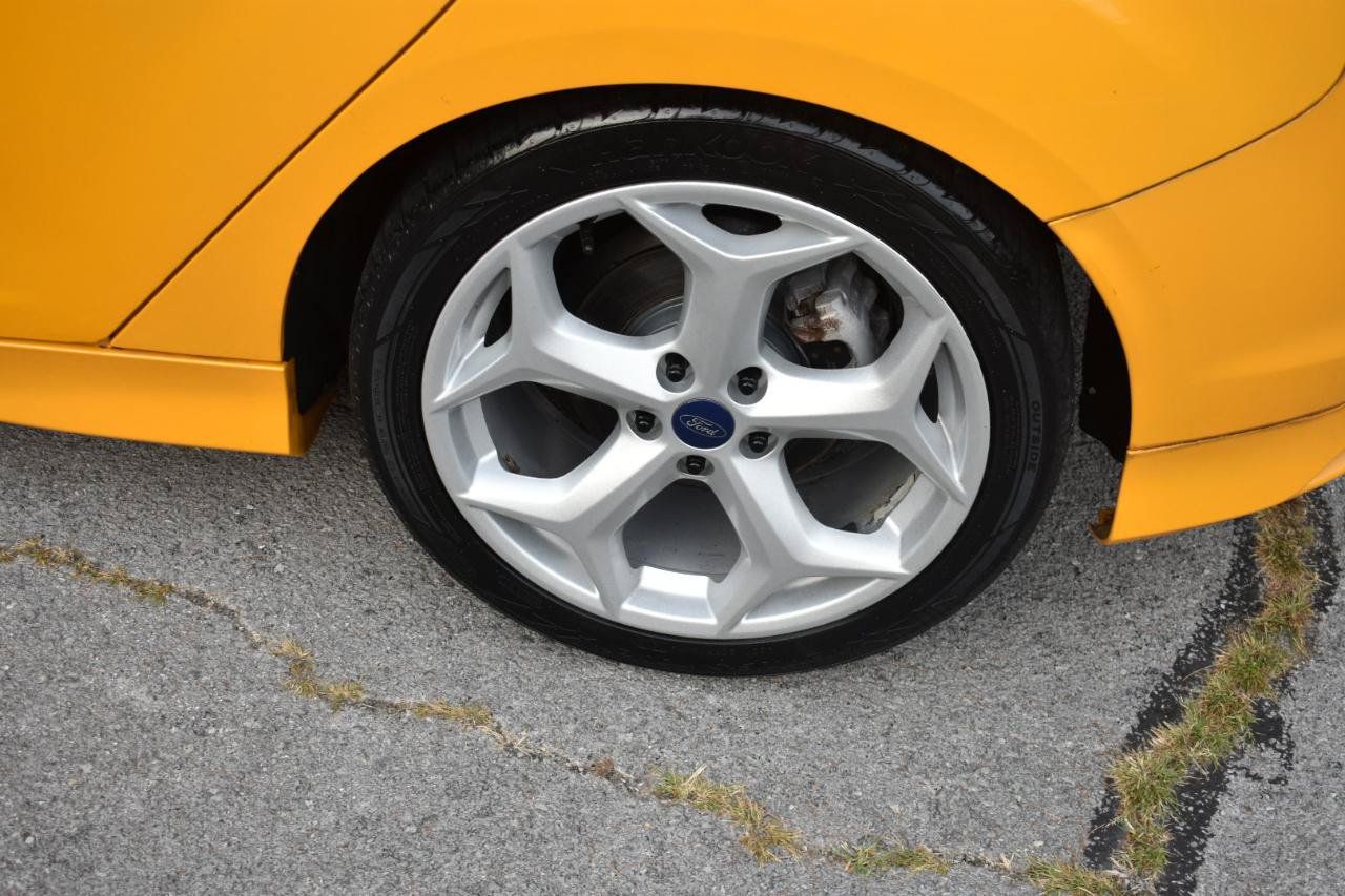 Used 2013 Ford Focus ST FWD image 36