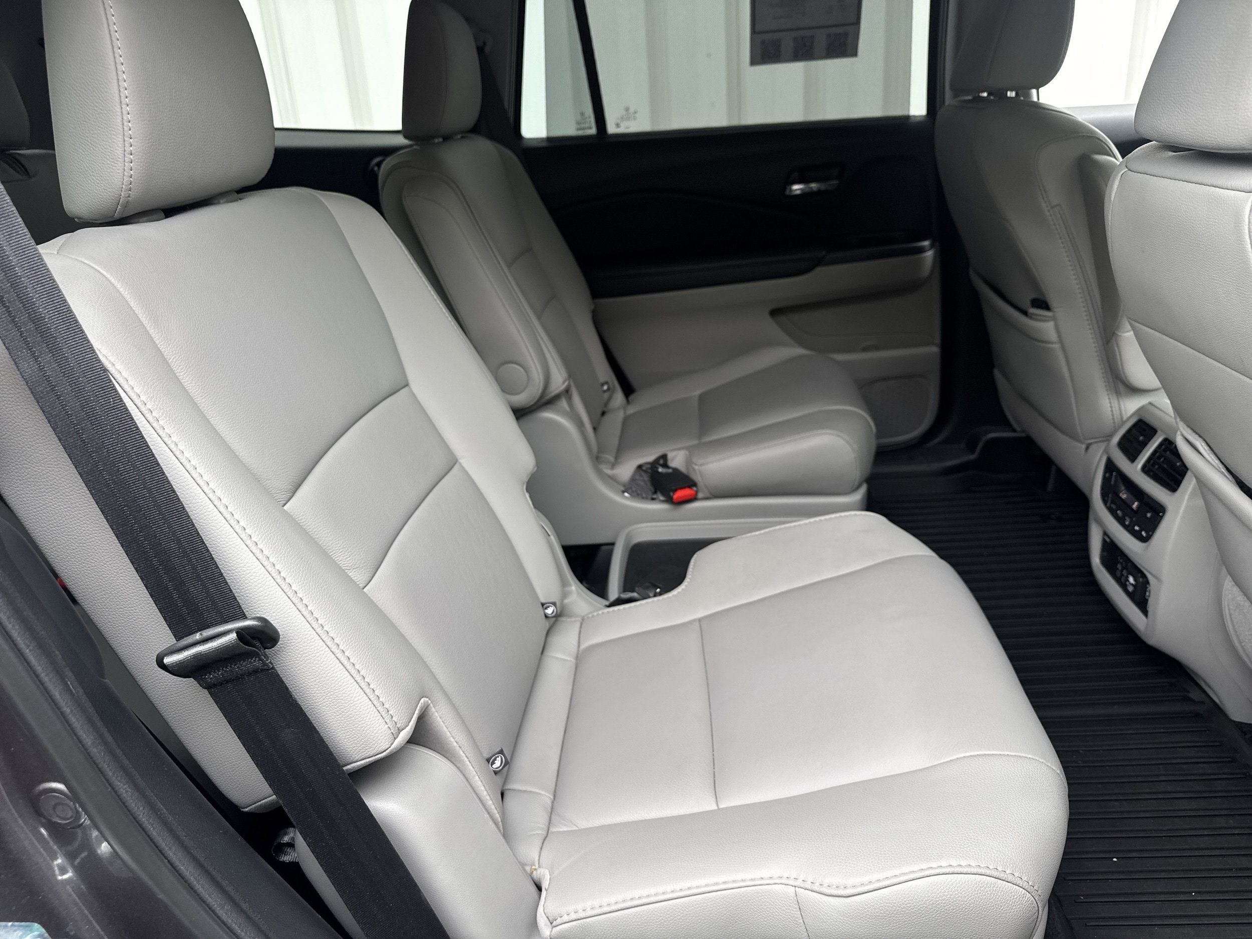 Used 2021 Honda Pilot Touring image 16