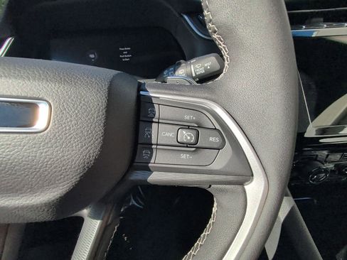 Used 2025 Jeep Grand Cherokee Laredo X w/ Luxury Tech Group I image 20