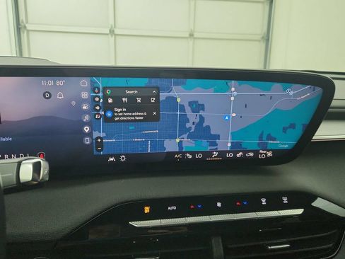 Used 2025 Buick Enclave Preferred FWD image 28