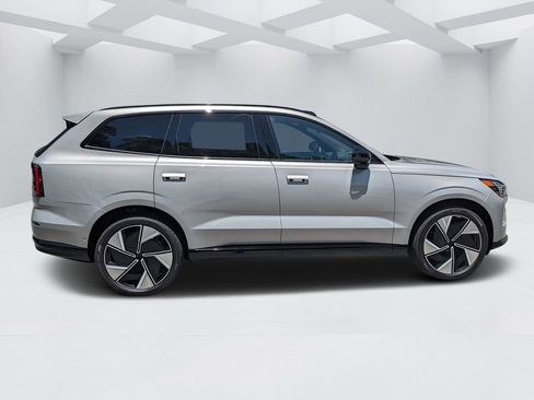 New 2025 Volvo EX90 Plus image 2
