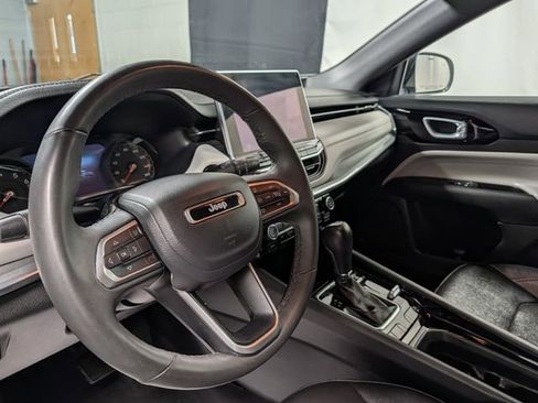 Used 2024 Jeep Compass Limited image 15