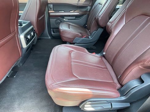 Used 2023 Ford Expedition Limited image 12