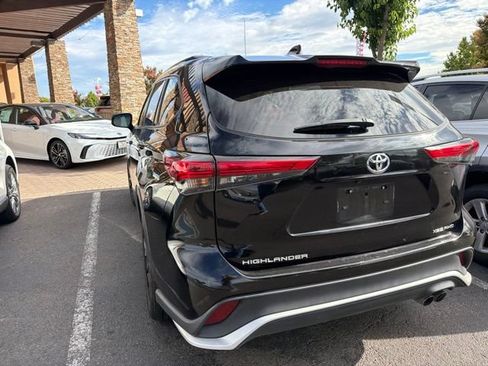 Used 2023 Toyota Highlander XSE AWD/4WD image 11