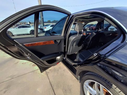 Used 2010 Mercedes-Benz C 300 Sedan image 24