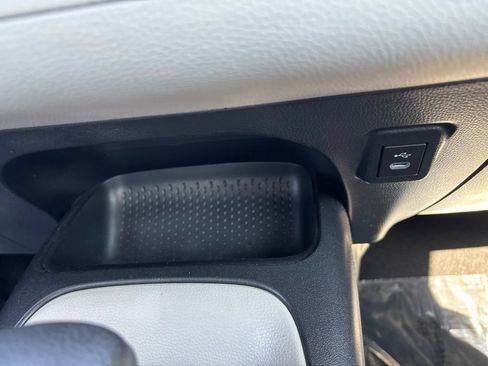 Used 2023 Toyota Corolla LE FWD image 28