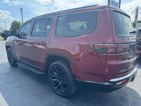 Used 2023 Jeep Wagoneer 4WD image 15