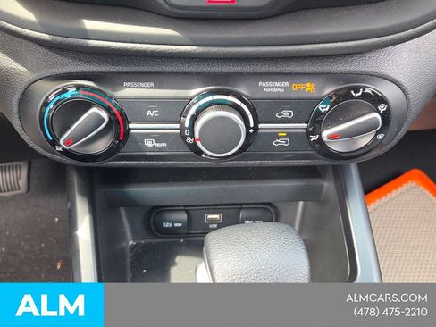 Used 2025 Kia Soul LX w/ LX Technology Package FWD image 19