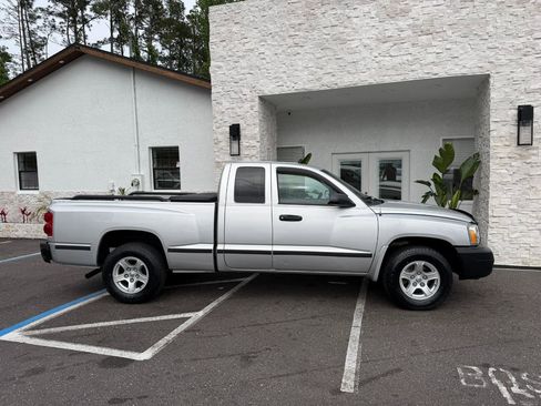 Used 2005 Dodge Dakota ST image 17